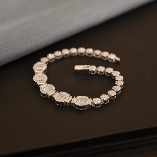 Silver Round Cluster Bracelet