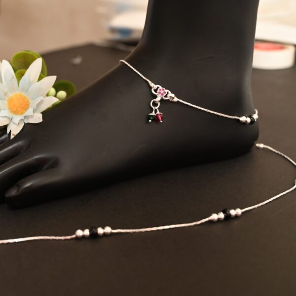 Minimal Flower Charm Silver Anklet