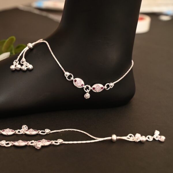 Oval Blush Motif Silver Anklet