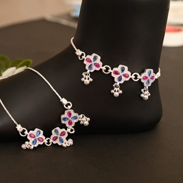 Minimal floral anklets